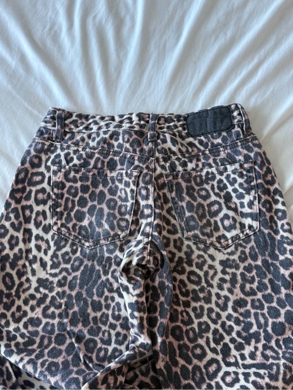 PacSun Leopard-Print High-Rise Jeans in Brown & Black - Picture 4 of 4